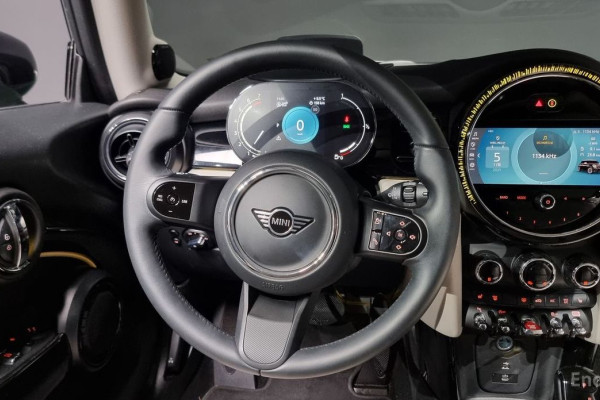 2023 Mini  с пробегом 21 711 км