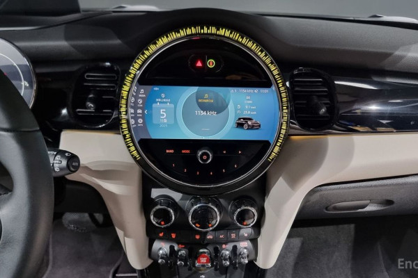 2023 Mini  с пробегом 21 711 км