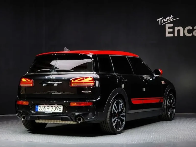 2022 Mini Clubman с пробегом 27 612 км