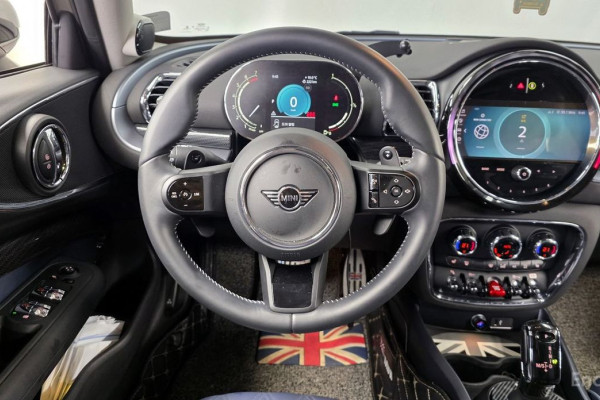 2023 Mini Clubman с пробегом 43 552 км