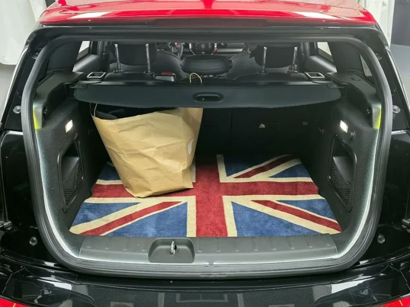 2022 Mini Clubman с пробегом 27 612 км