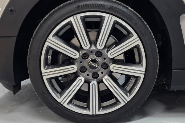 2022 Mini Clubman с пробегом 26 880 км