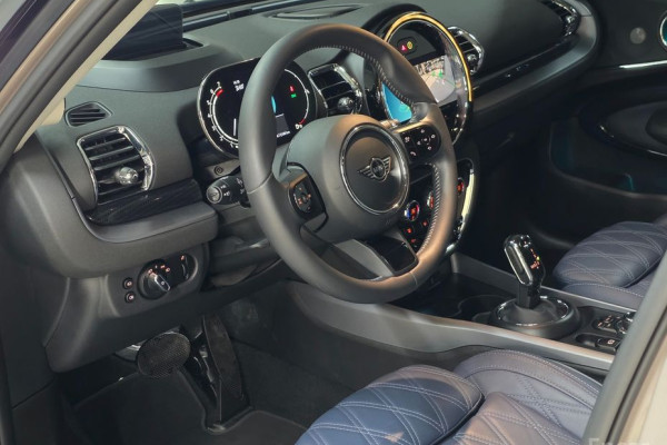 2022 Mini Clubman с пробегом 26 880 км