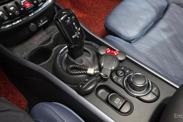 2023 Mini Clubman с пробегом 14 177 км