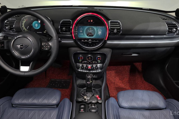 2023 Mini Clubman с пробегом 14 177 км