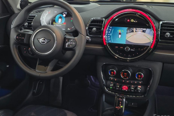 2022 Mini Clubman с пробегом 26 880 км