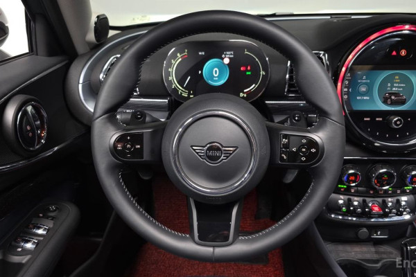 2023 Mini Clubman с пробегом 14 177 км