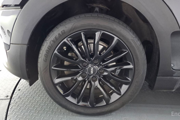 2022 Mini Clubman с пробегом 38 957 км