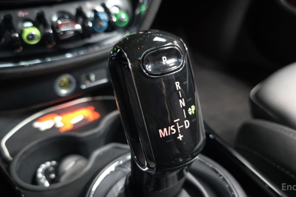 2022 Mini Clubman с пробегом 38 957 км