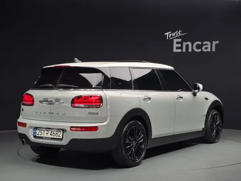 2022 Mini Clubman с пробегом 53 327 км