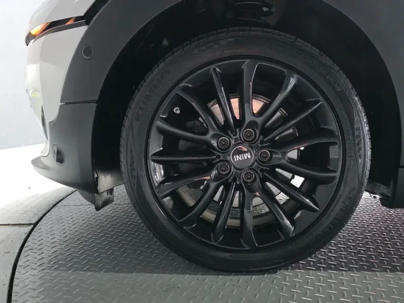 2022 Mini Clubman с пробегом 53 327 км