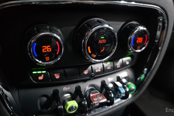 2022 Mini Clubman с пробегом 38 957 км