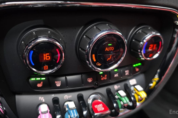 2022 Mini Clubman с пробегом 17 736 км