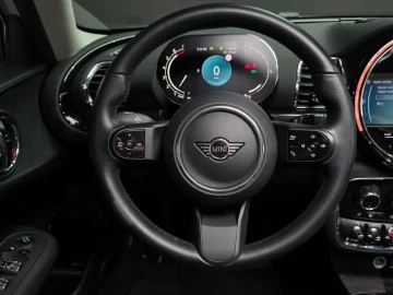 2022 Mini Clubman с пробегом 53 327 км