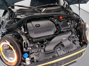 2022 Mini Clubman с пробегом 27 106 км