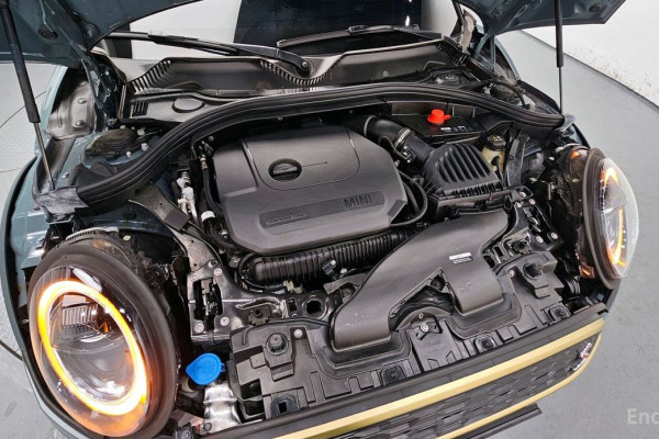 2022 Mini Clubman с пробегом 27 106 км