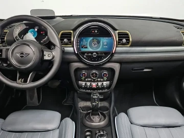 2022 Mini Clubman с пробегом 27 106 км