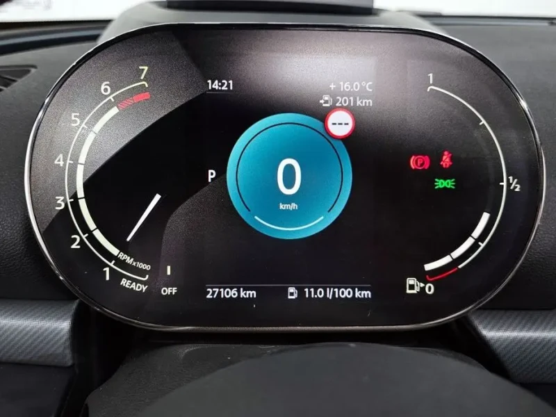 2022 Mini Clubman с пробегом 27 106 км