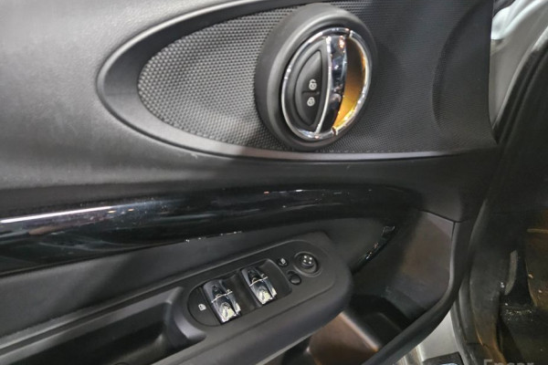 2023 Mini Clubman с пробегом 38 816 км