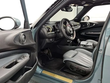 2022 Mini Clubman с пробегом 27 106 км