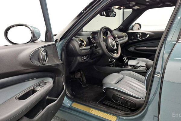 2022 Mini Clubman с пробегом 27 106 км