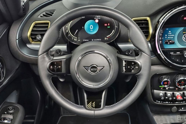 2022 Mini Clubman с пробегом 27 106 км