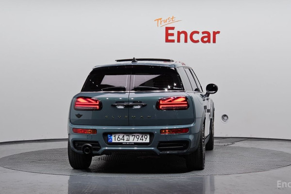 2022 Mini Clubman с пробегом 75 540 км