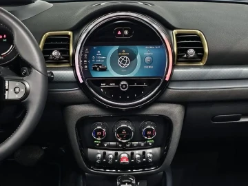 2022 Mini Clubman с пробегом 27 106 км