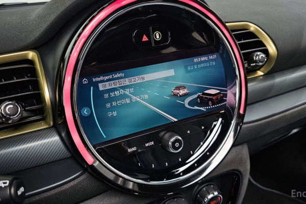 2022 Mini Clubman с пробегом 27 106 км