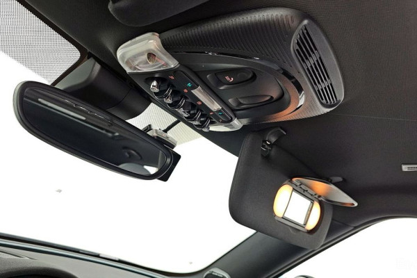 2022 Mini Clubman с пробегом 27 106 км