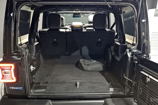 2022 Jeep Wrangler с пробегом 21 976 км