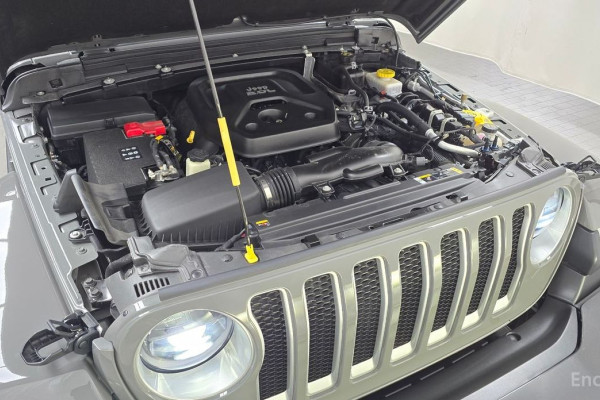 2023 Jeep Wrangler с пробегом 21 448 км