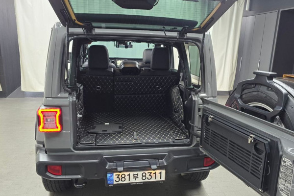 2023 Jeep Wrangler с пробегом 21 448 км