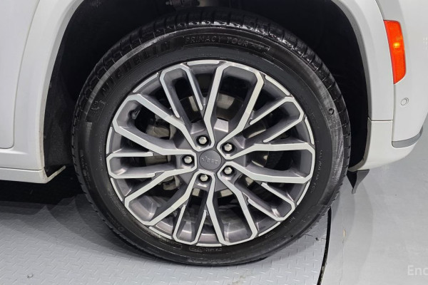 2022 Jeep Cherokee с пробегом 57 079 км