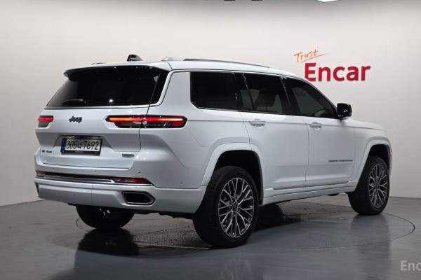 2023 Jeep Cherokee с пробегом 49 732 км