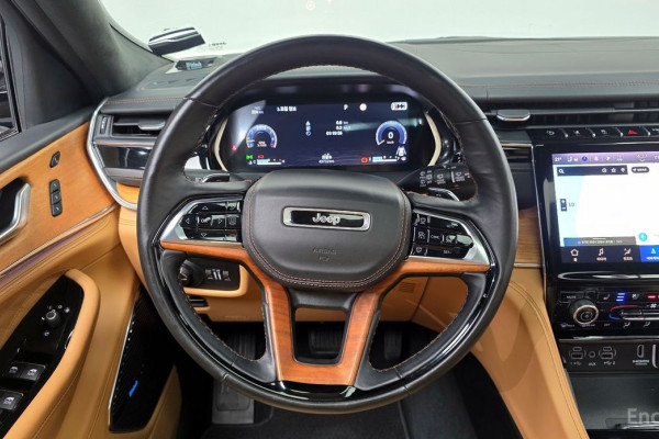 2023 Jeep Cherokee с пробегом 49 732 км