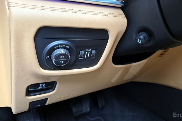 2023 Jeep Cherokee с пробегом 49 732 км