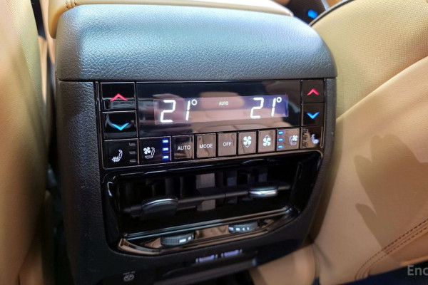 2023 Jeep Cherokee с пробегом 49 732 км