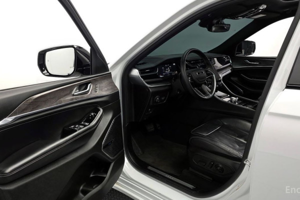 2022 Jeep Cherokee с пробегом 62 184 км