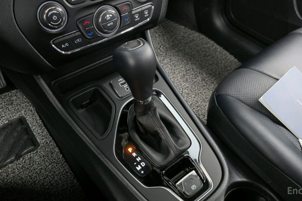 2022 Jeep Cherokee с пробегом 39 421 км