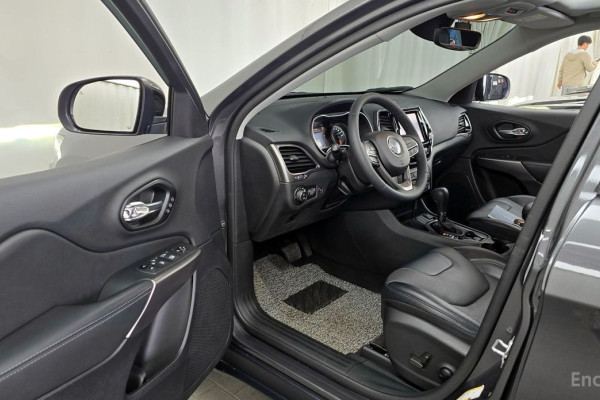 2022 Jeep Cherokee с пробегом 39 421 км