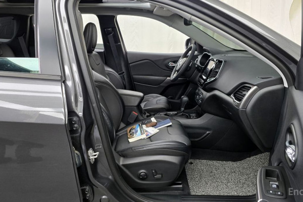 2022 Jeep Cherokee с пробегом 39 421 км