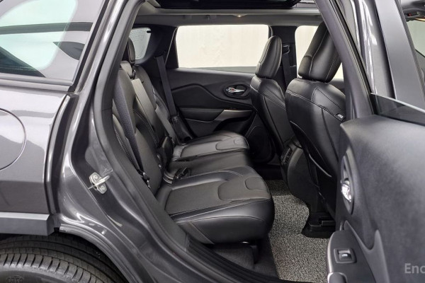 2022 Jeep Cherokee с пробегом 39 421 км