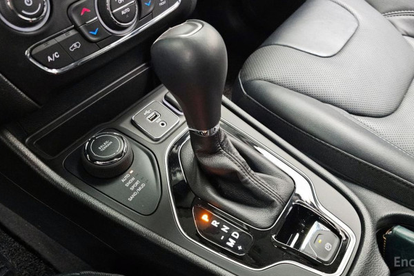 2022 Jeep Cherokee с пробегом 23 658 км