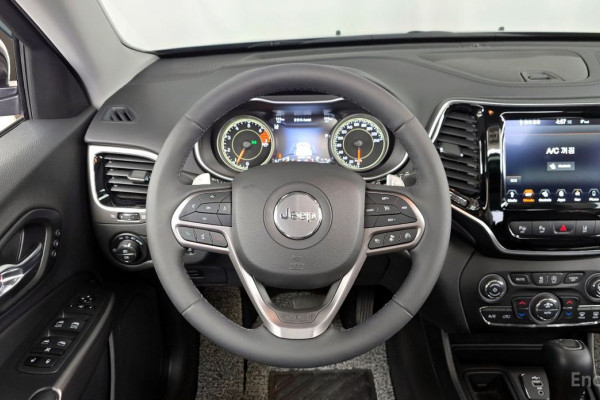 2022 Jeep Cherokee с пробегом 39 421 км