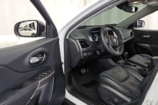 2022 Jeep Cherokee с пробегом 23 658 км