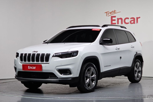 2022 Jeep Cherokee с пробегом 23 658 км