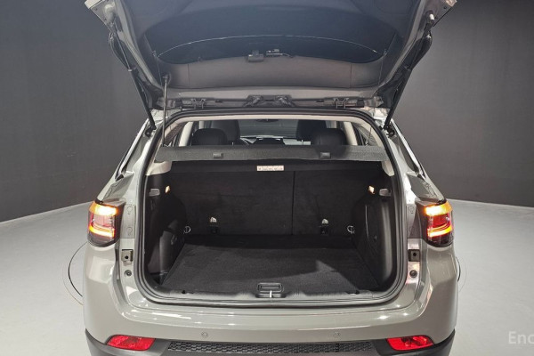 2022 Jeep Compass с пробегом 18 397 км