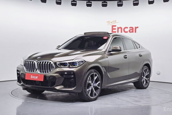 2022 BMW X6 с пробегом 77 910 км