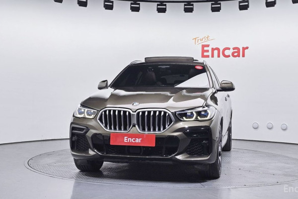 2022 BMW X6 с пробегом 77 910 км